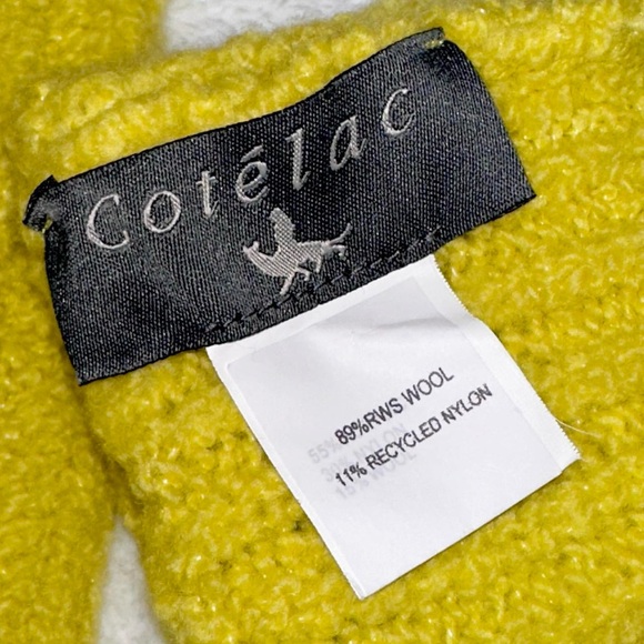 Cotelac Cozy Knit Hand Warmers - Picture 2 of 2